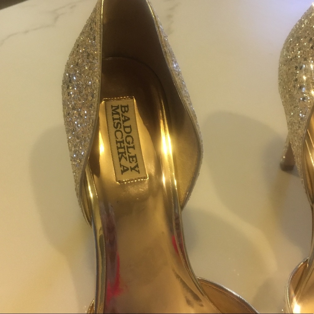 Badgley Mischka Silver Glitter Pointed Toe D'Orsay Heels - Picture 13 of 14